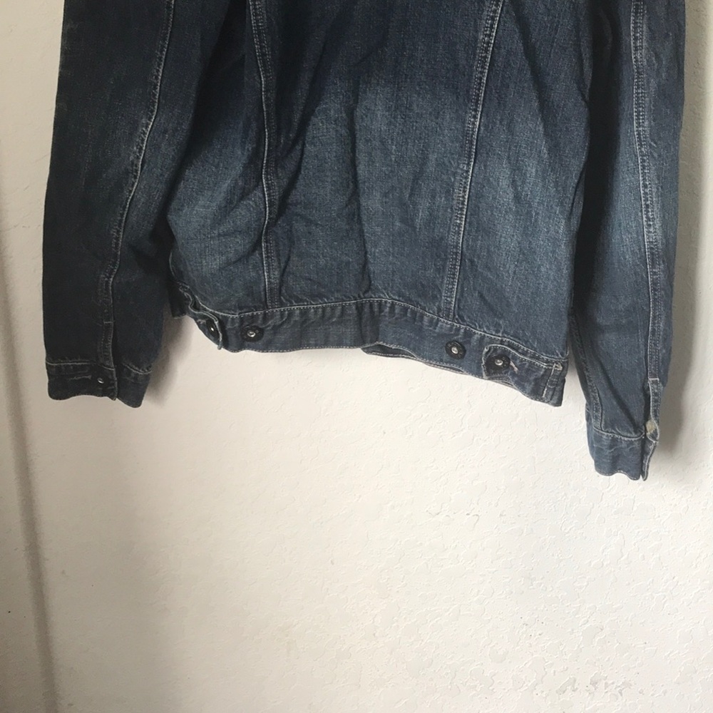 Guess - Picture 6 of 8
